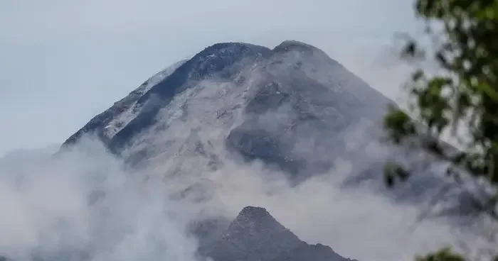 Patlama 3 dakika sürdü! Kanlaon Yanardağı faaliyete geçti