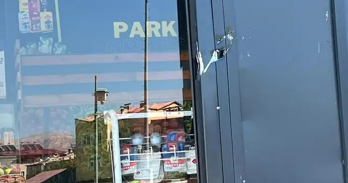 Aynı markete üçüncü defa silahlı saldırı düzenlendi! Saldırganlar o anları kaydetti
