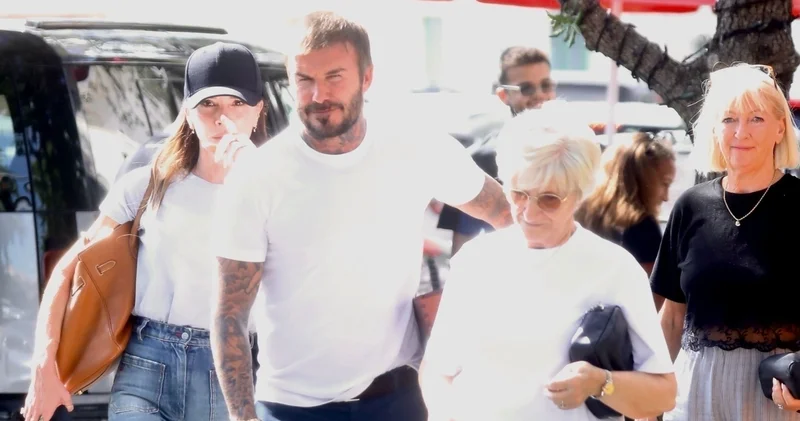 David ve Victoria Beckham çiftinin anne ve babalarıyla keyifli günü magazin haberleri