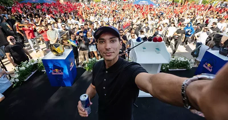 Dünya Şampiyonu Toprak Razgatlıoğlu na coşkulu karşılama
