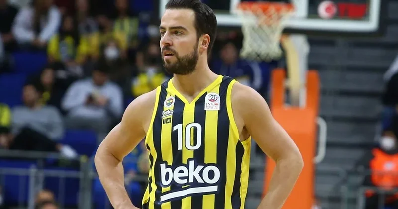 Fenerbahçe nin kaptanı Melih Mahmutoğlu, alkollü araç sürerken yakalandı