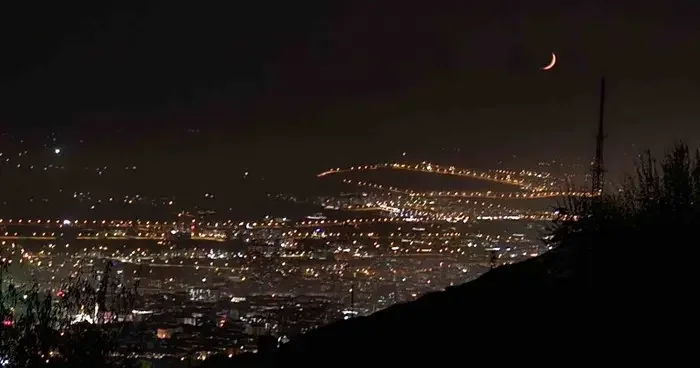 Elazığ’da hilal ay hayran bıraktı