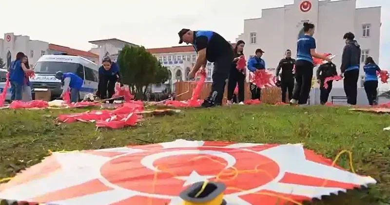Cumhuriyetin 103’üncü yıldönümünde 103 uçurtma gökyüzüyle buluştu