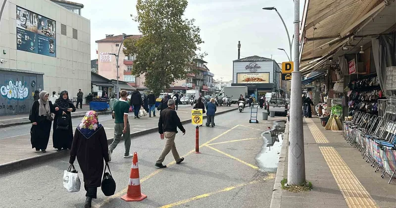Adapazarı nda sürücüye yumruk atan kadın: Dövüş antrenörüyüm ben