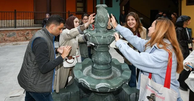 Osmangazi de gençler tarihin izini sürdü Bursa nın tarihi genç kaşiflerle canlandı Gençler Bursa nın tarihi dokusunu adım adım keşfetti Bursa Haberleri Habertürk Yerel Haberler