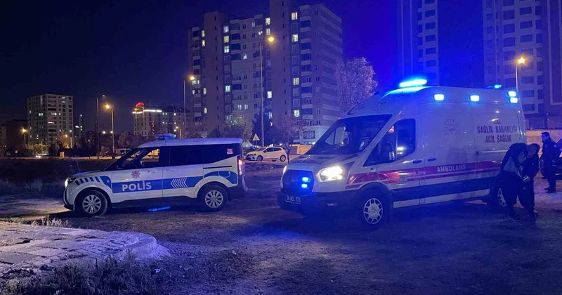 Sokak ortasında bıçaklar çekildi! 15 yaşındaki çocuk ölümle pençeleşiyor