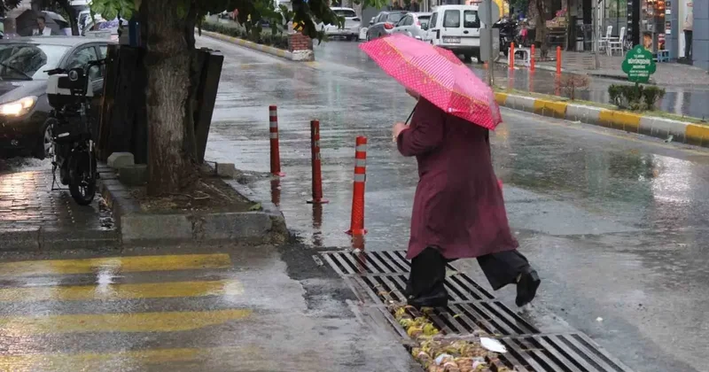 Aydın’da sağanak yağış başladı