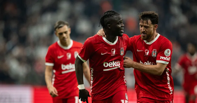 Junior Olaitan Beşiktaş ta gollerine devam ediyor! Önce Crystal Palace şimdi Başakşehir