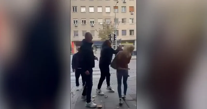 Bir ülke bunu konuşuyor! Ünlü iş insanı yanında çocuğu bulunan bir kadını tokatladı: Sonrasında meydan dayağı yedi