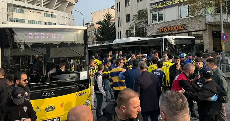 Fenerbahçeli taraftarlar, Rams Park’a gitmek için toplandı