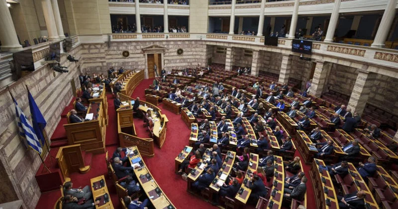 Yunan basınına göre iktidar milletvekillerinin Libya politikasına dair eleştirileri hükümeti rahatsız etti Dış Haberler