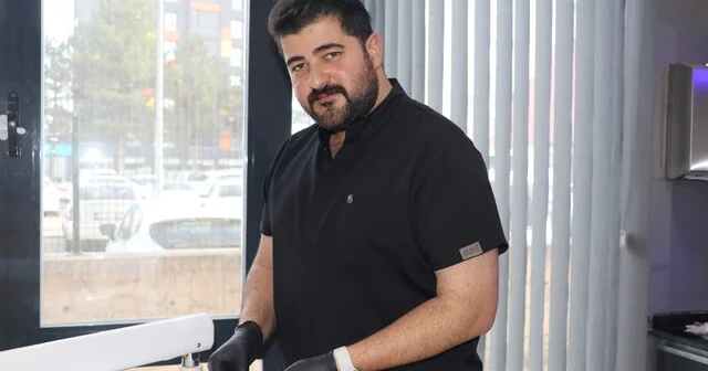 Fotoğraf çektirmek isteyenler hastası oluyor, Sivas ta bir diş hekimi Eypio ya benzerliği ile dikkat çekiyor Sivas Son Dakika Haberleri Habertürk Yerel Haberler