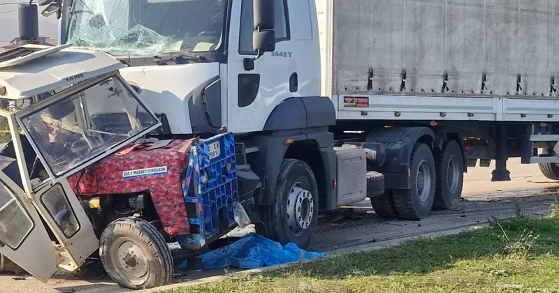 Askeri malzeme taşıyan tır traktörle çarpıştı: 2 ölü