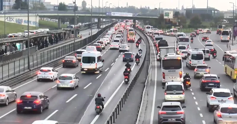 Haftanın ilk iş gününde trafik yoğunluğu