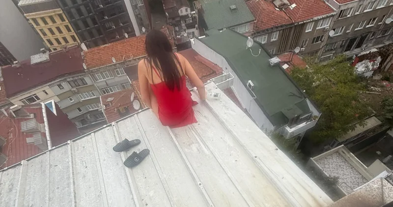 Çatıdan düşen genç kadının son fotoğrafı! Ev arkadaşı ve sevgilisi gözaltında! Son dakika haberleri
