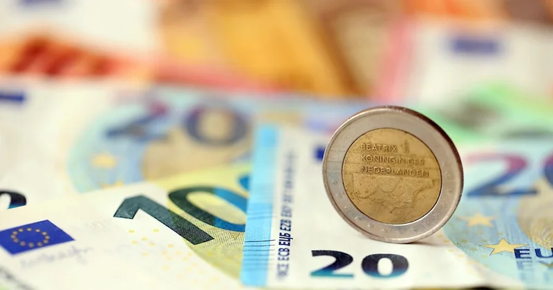 Faiz kararları öncesi dolar geriledi, euro ve sterlin yükseldi Sözcü Gazetesi