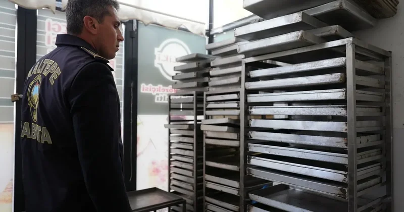 Maltepe de ruhsatsız işletmeye denetim engeli: Börekçi mühürlendi