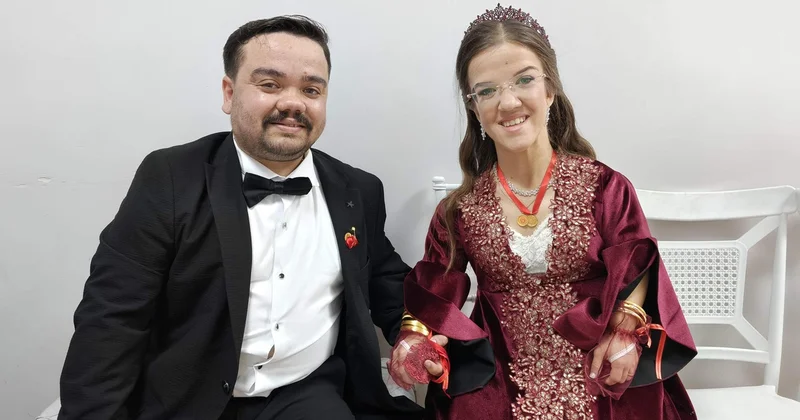 Tekirdağ da akondroplazi hastası çift dünyaevine girdi: Damat masaya çıkıp oynadı