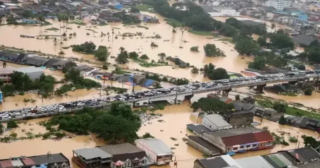 Tayland da 33 kişinin yaşamını yitirdiği sel bölgesi havadan görüntülendi VİDEO İZLE