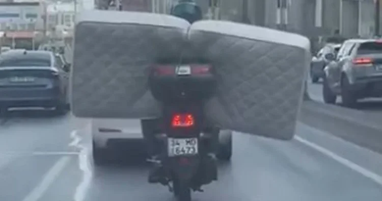 İstanbul da E 5 te şaşkına çeviren görüntü