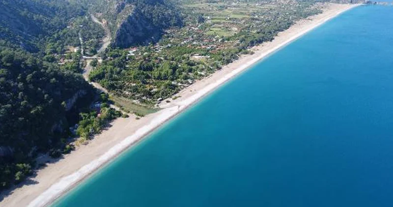 Manavgat sahilinden çalınan kumlar geri getirildi, Patara Plajı’ndan çalınan 2 bin 186 kamyon kumla ilgili yargı süreci devam ediyor
