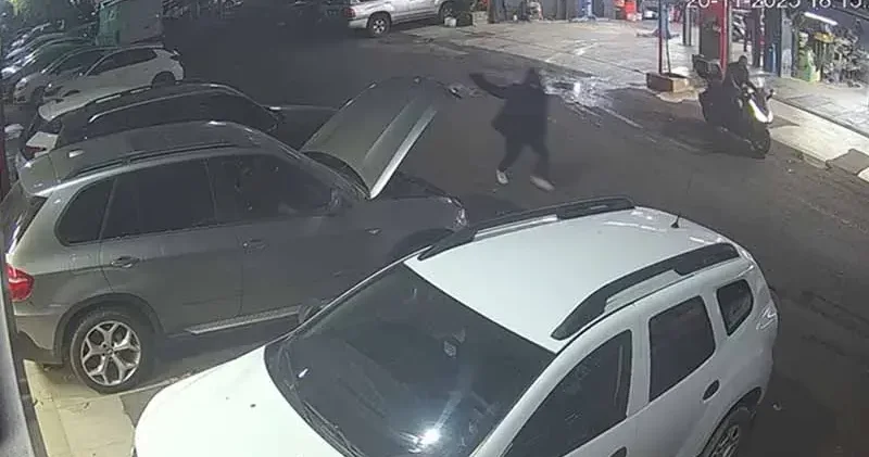 Maslak’ta oto tamirhanesine silahlı saldırı düzenledi suçüstü yakalandı: 5 milyon lira haraç iddiası