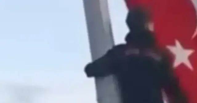 Bursalı çocukların bayrak hassasiyeti hem duygulandırdı gem takdir topladı VİDEO İZLE