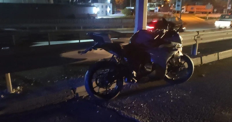 Motosiklet tır sürücüsüne çarptı: Kurtulan olmadı...