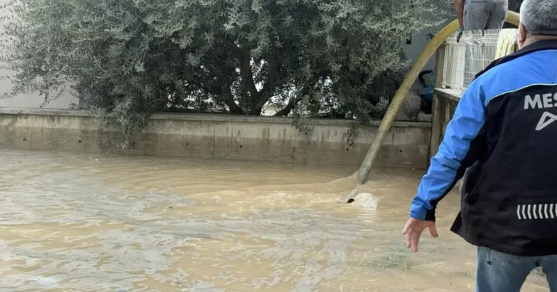 Olayın adresi Mersin! Su borusu patladı: Site bahçeleri suya gömüldü
