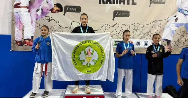 Türkiye Yıldızlar Ligi nde Manisa BBSK dan 53 madalya Manisa Haberleri