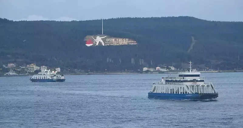 Gökçeada ve Bozcaada feribot seferlerine fırtına engeli