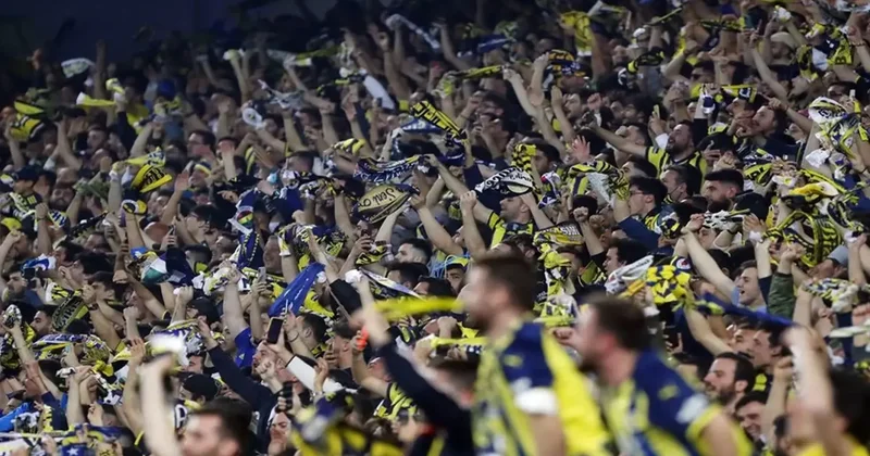 Galatasaray ın puan kaybettiğini gören Emenike den olay paylaşım