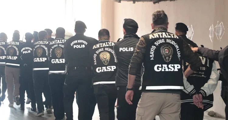 Çok sayıda mağdur var: Fotoğraftaki kadına vurulup hayatlarının şokunu yaşadılar