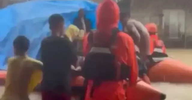 Endonezya’nın Sumatra Adası’nda sel felaketi: En az 10 kişi öldü 6 kişi kayıp VİDEO İZLE