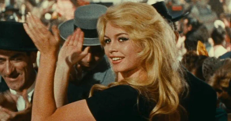 Ünlü oyuncu ikinci kez hastaneye kaldırıldı