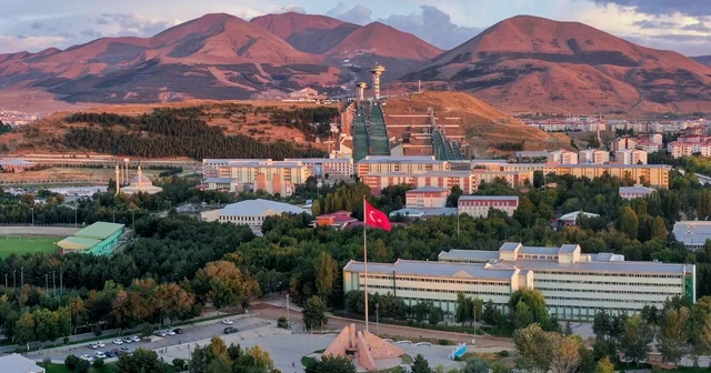 Atatürk Üniversitesi, disiplinlerarası bilim sıralaması dünya 159 uncusu oldu Türkiye genelinde 9., Devlet üniversiteleri arasında 6. Sırada Erzurum Haberleri