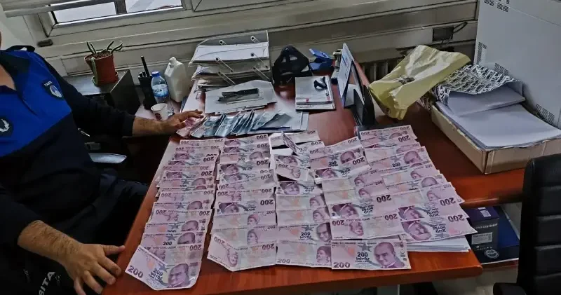 Kayseri de bir camide dilenen şahsın üzerinden 12 bin 200 lira çıktı Kayseri Haberleri