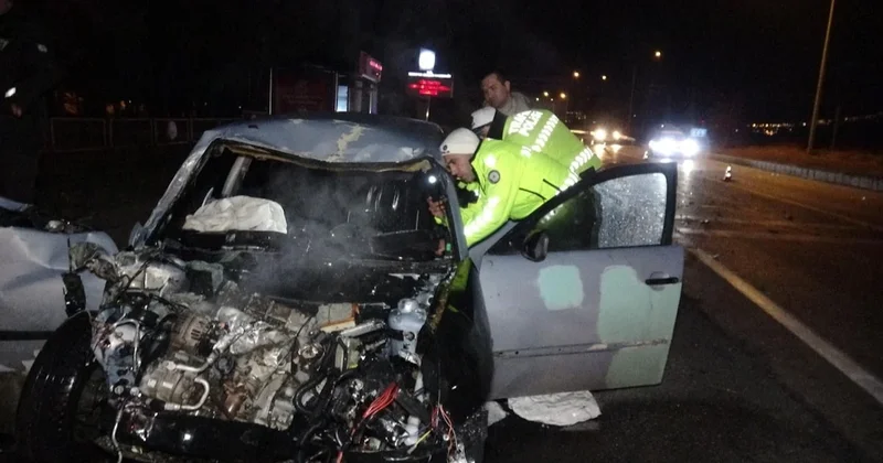 Erzurum da otomobil, hayvan yüklü kamyonetle çarpıştı: Ölü ve yaralılar var Sözcü Gazetesi