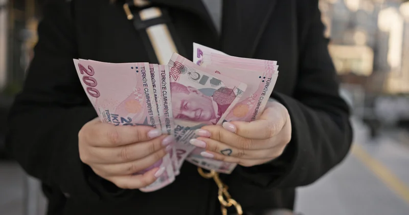 Son asgari ücreti nokta atışı bilmişti: Dev banka asgari ücrete yapılacak yeni zammı duyurdu Sözcü Gazetesi