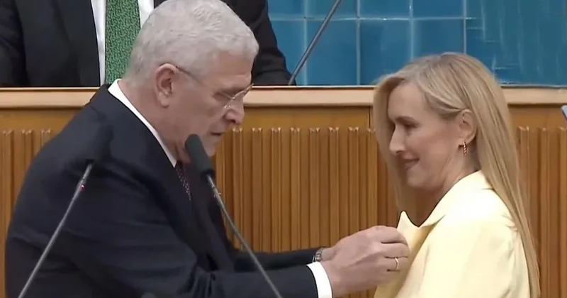 İYİ Parti ye sürpriz bir isim katıldı: Rozetini Dervişoğlu taktı Sözcü Gazetesi