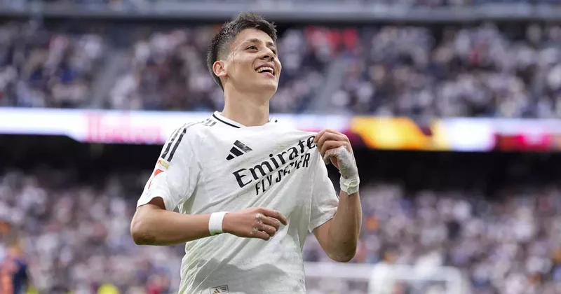 Real Madrid soyunma odasında büyük kriz! Takım ikiye bölündü: Arda nın tarafı belli oldu