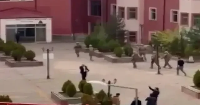 Gümüşhane Üniversitesi’nde rehine krizi: Okul tahliye edildi özel harekat bölgede VİDEO İZLE