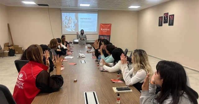 Yurtta kalan öğrencilere bilgilendirmede bulunuldu Aydın Haberleri
