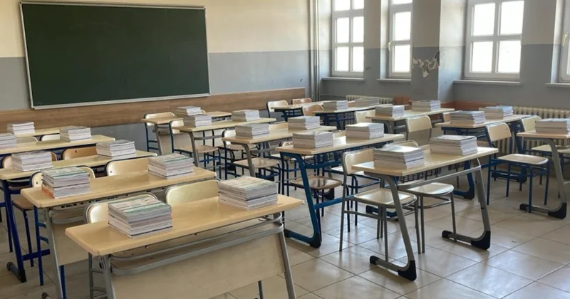 18 şehirde okullar apar topar uzaktan eğitime geçiyor: Salgın durdurulamıyor Sözcü Gazetesi