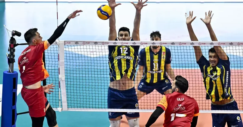 Galatasaray derbide Fenerbahçe yi devirdi