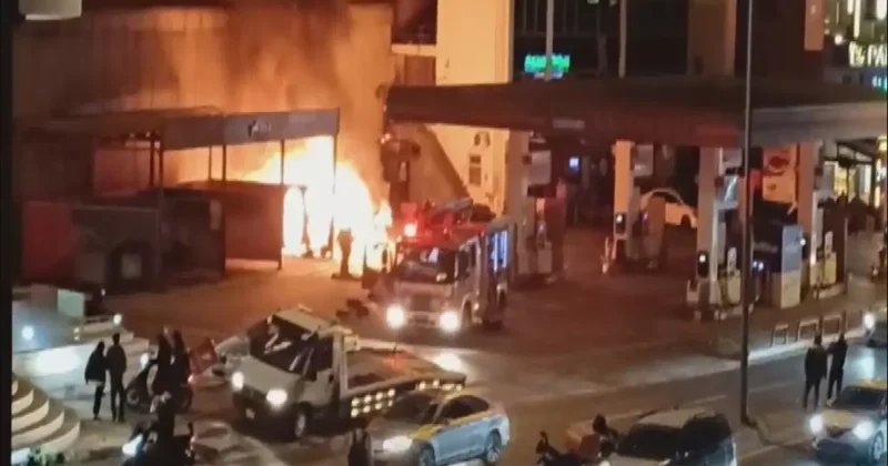 Esenyurt ta akaryakıt istasyonundaki otomobilde çıkan yangını itfaiye söndürdü