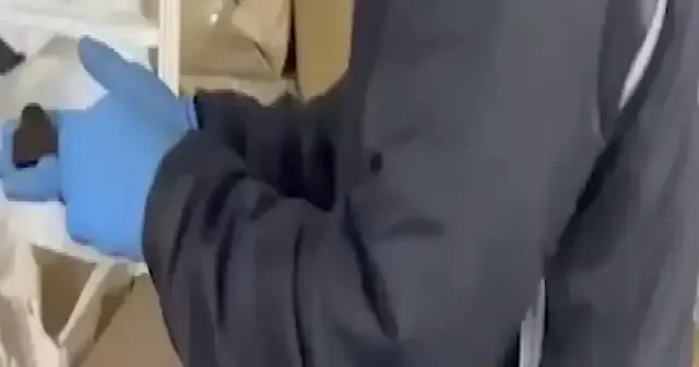 İzmir de kaçakçılara nokta operasyon: 15 milyon TL lik sahte ve kaçak ürün ele geçirildi VİDEO İZLE