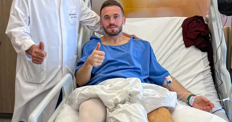 Galatasaraylı futbolculardan Edin Visca ya ziyaret