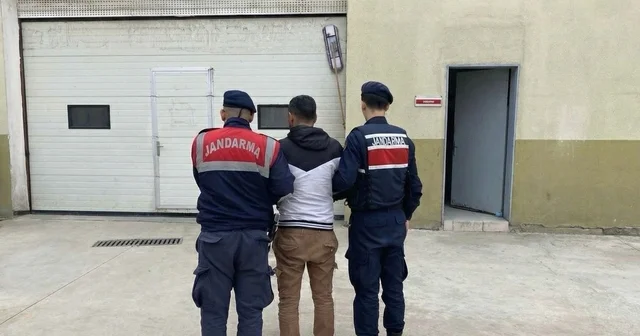Dolandırıcılık ve yaralama suçlarından 37 yıl kesinleşmiş cezayla aranan şahıs yakalandı Gaziantep Haberleri