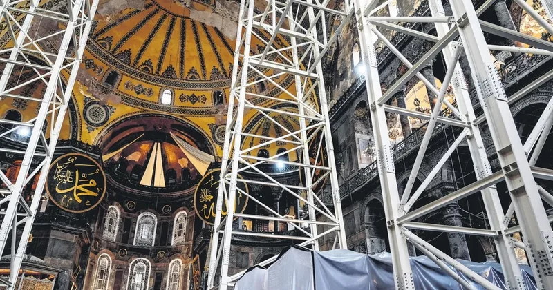 Ayasofya’nın her noktasında çalışma yapıyoruz